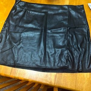 Nwt old navy black leather mini skirt size xxl